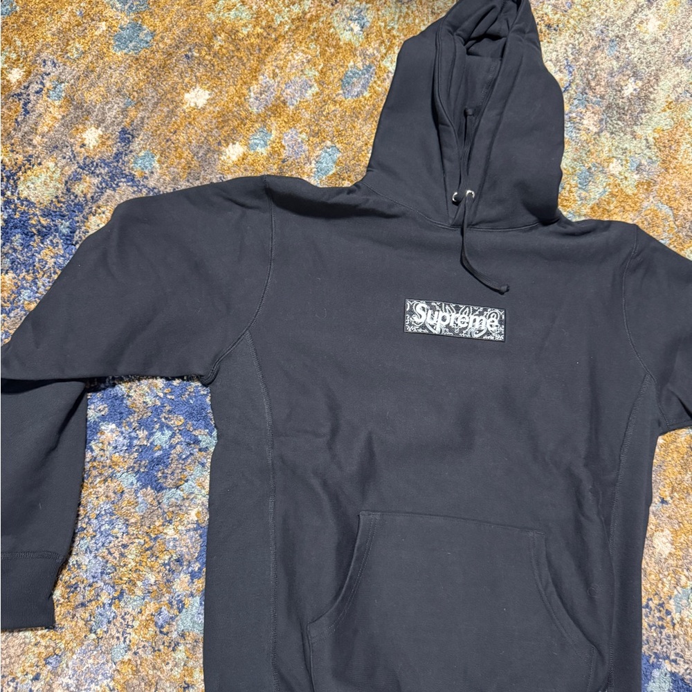 Supreme Black Bandana Logo fits snug